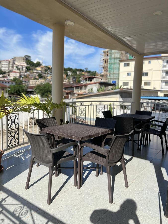 Sky Inn Hotel Фрийтаун Екстериор снимка