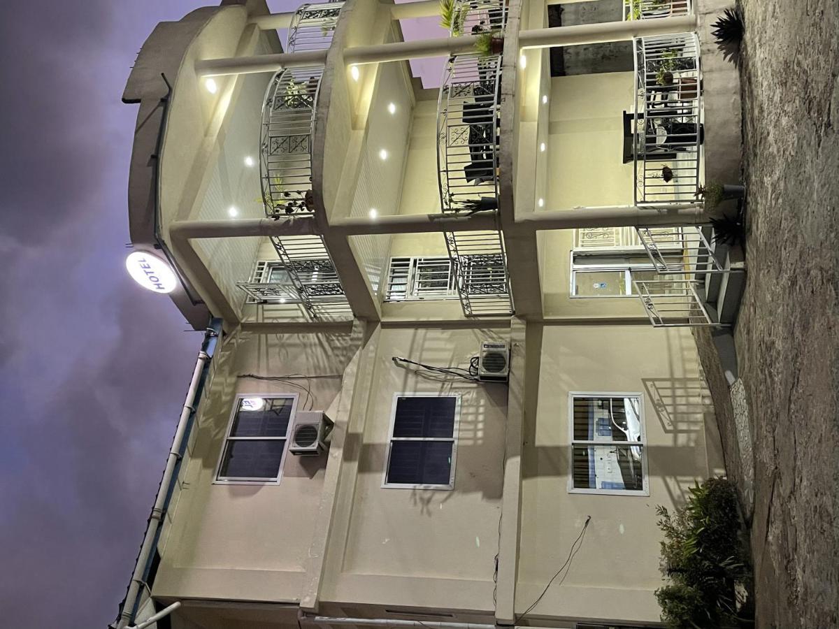 Sky Inn Hotel Фрийтаун Екстериор снимка