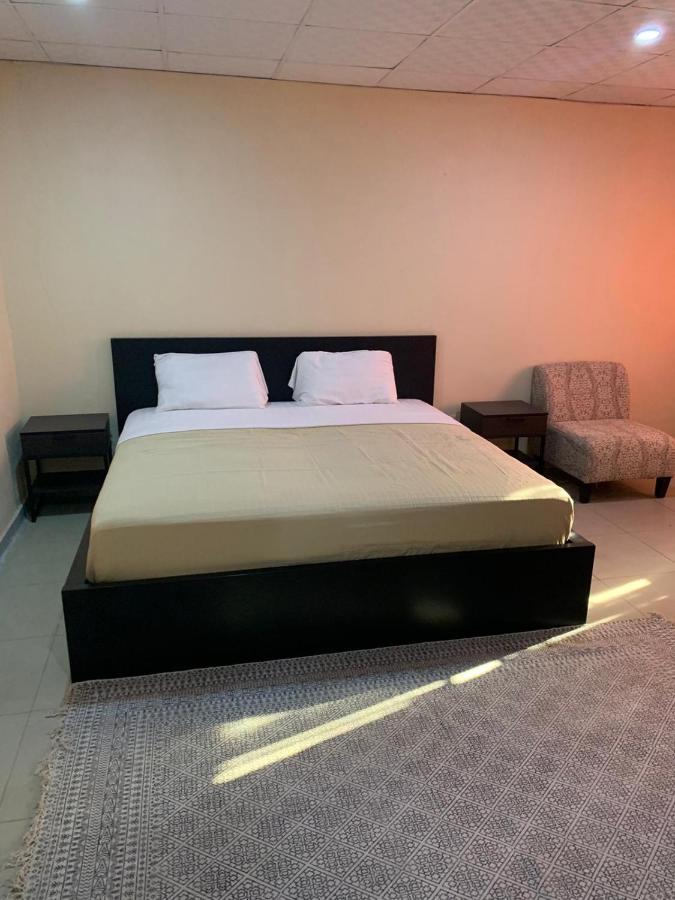 Sky Inn Hotel Фрийтаун Екстериор снимка